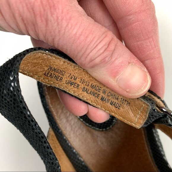 CLARKS Artisan I Black Leather I Sandal - Picture 6 of 12